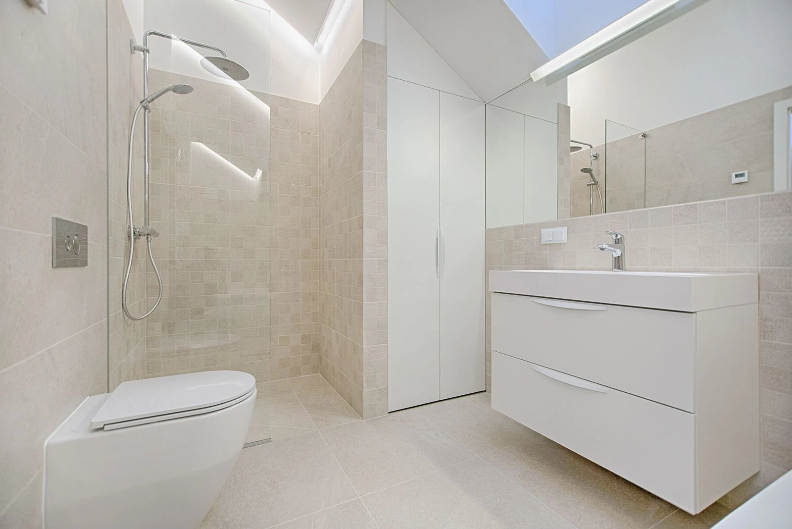 Bathroom layout and fittings