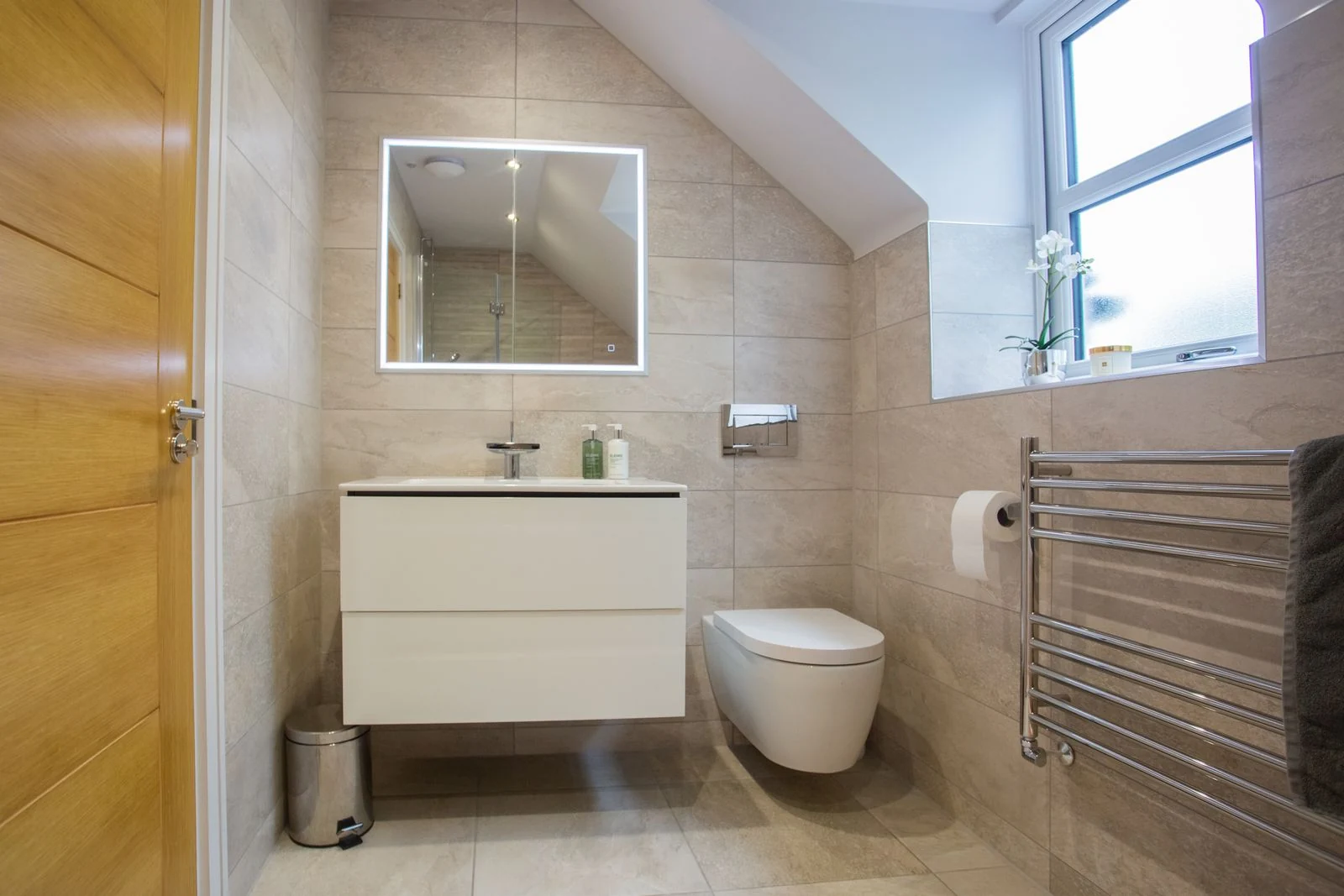 Bathroom layout and fittings
