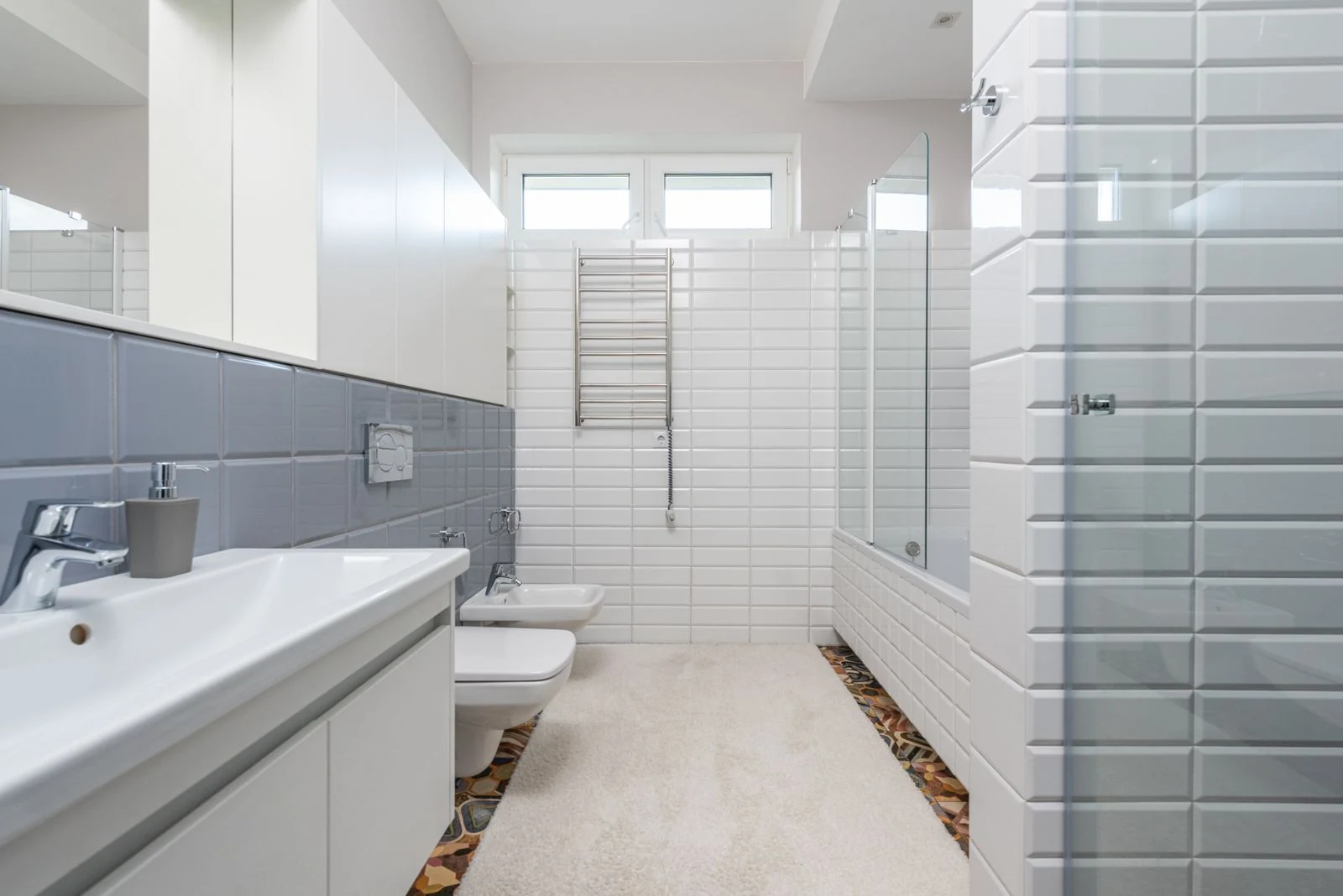 Bathroom layout and fittings