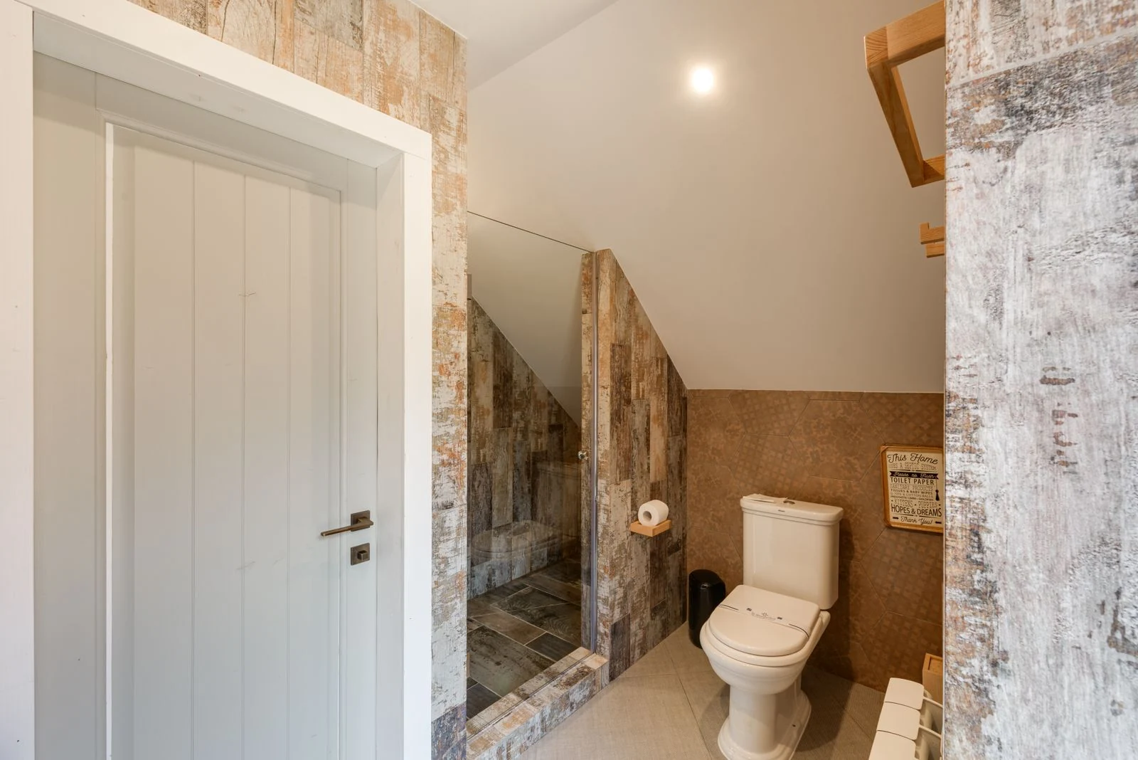 Bathroom layout and fittings