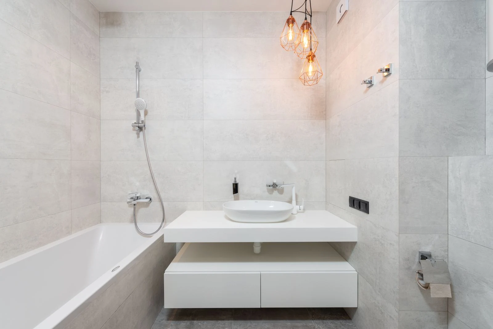 Bathroom layout and fittings