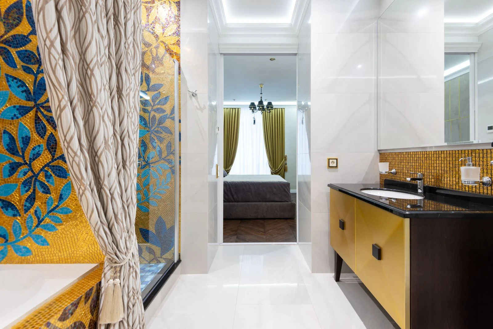 Bathroom layout and fittings
